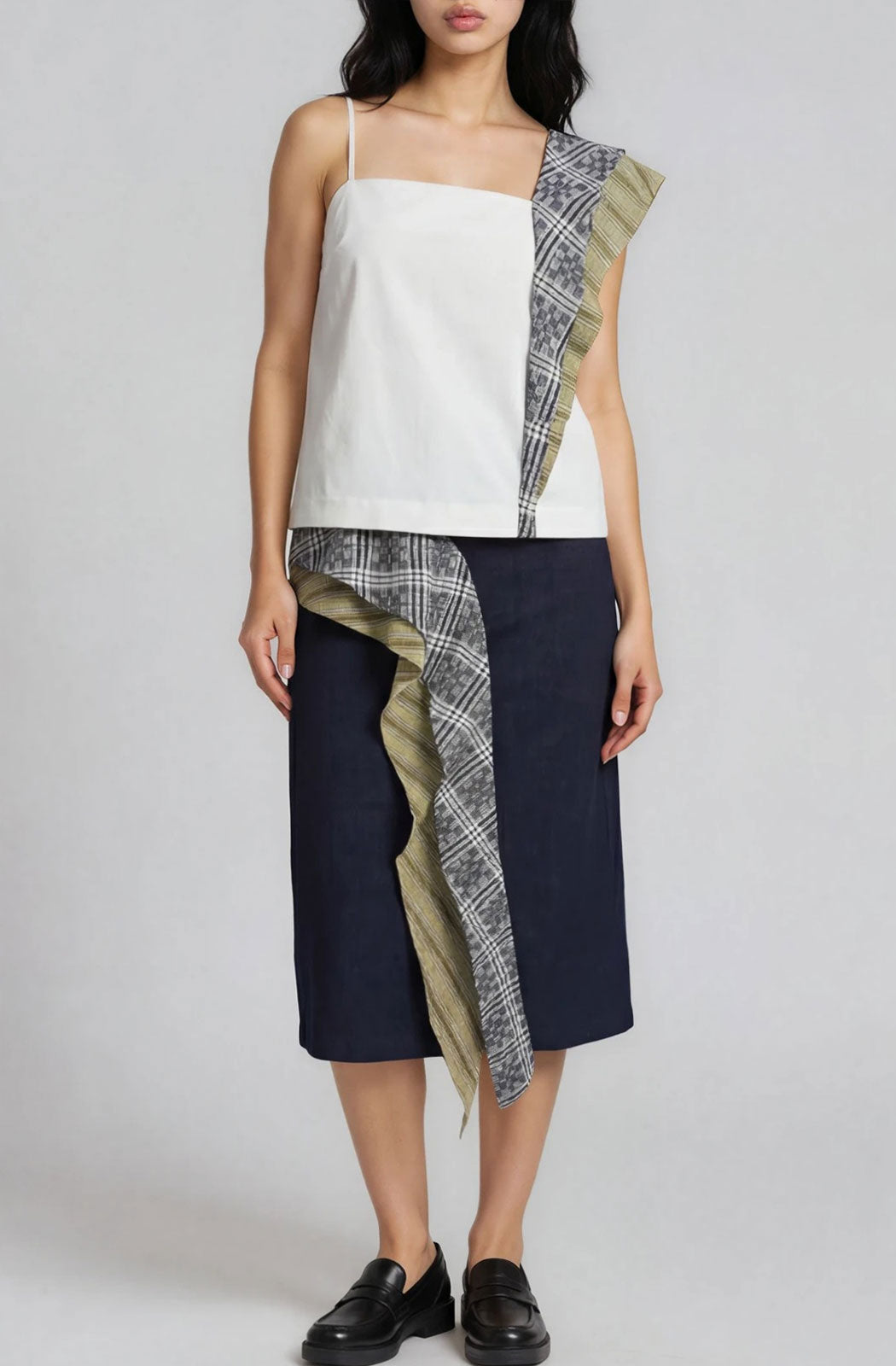 Ruffle Down Slim Skirt